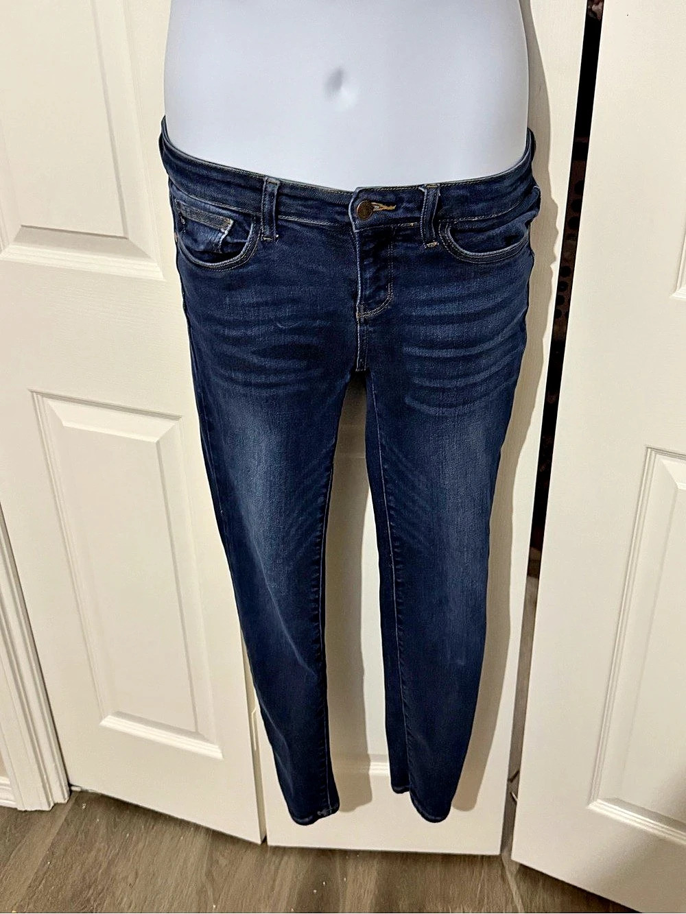 Judy blue Skinny Jeans in Blue Waist 28 Like New